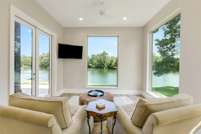 $1,150,000 | 18 Smith Loop North, Cleveland, TX 77327