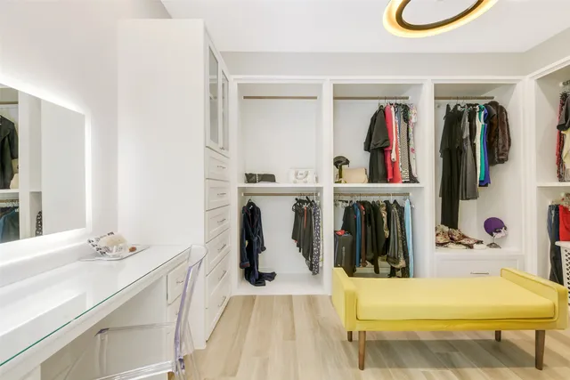 $1,150,000 | 18 Smith Loop North, Cleveland, TX 77327