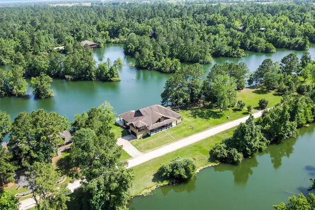 $1,150,000 | 18 Smith Loop North, Cleveland, TX 77327