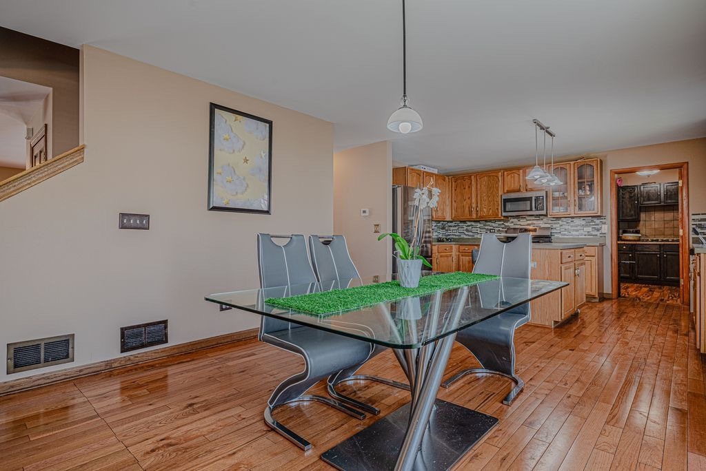 3906 Sedge Street Zion, IL 60099 - Photo 8 of 29 Gallery Image 8