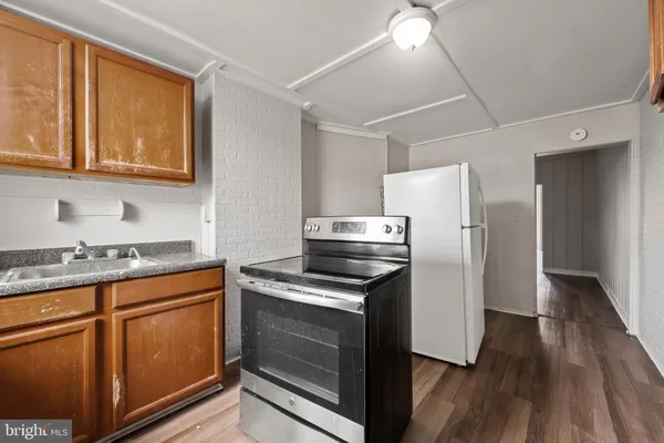 $1,550 | 225 North Luzerne Avenue, Baltimore, MD 21224