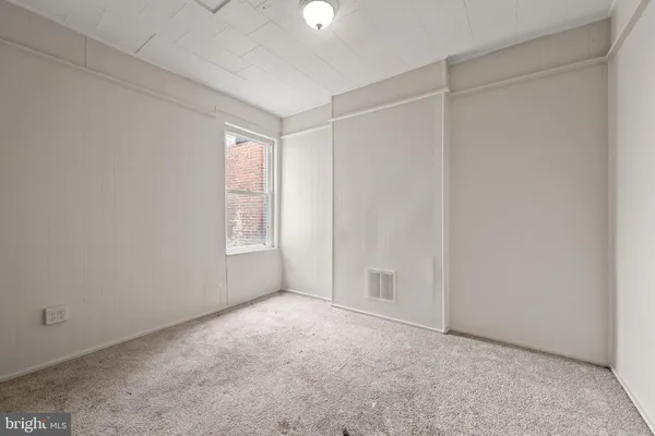 $1,550 | 225 North Luzerne Avenue, Baltimore, MD 21224
