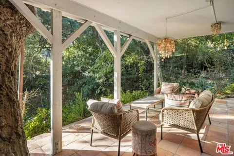 $1,598,000 | 21714 Encina Road, Topanga, CA 90290