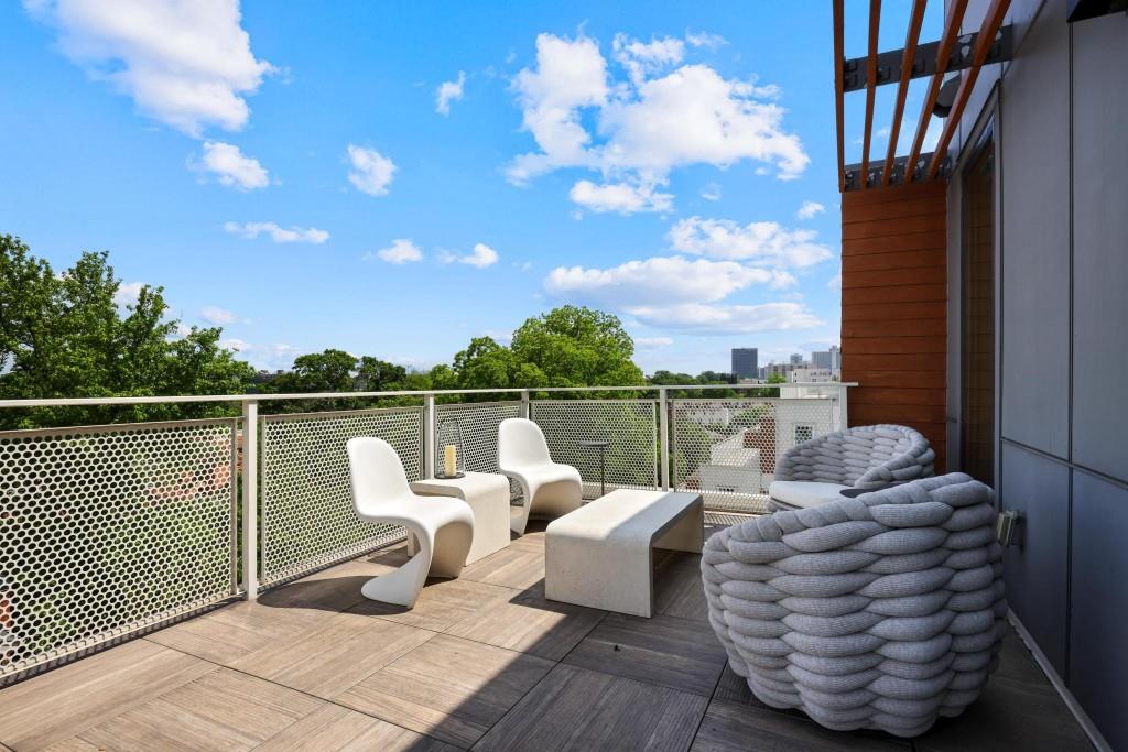 775 Juniper Street Northeast, Unit 602 Atlanta, GA 30308 - Photo 25 of 40 a terrace view with sitting space