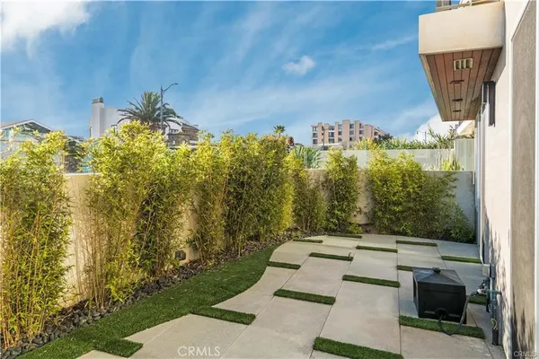 $11,900 | 810 Esplanade, Unit C, Redondo Beach, CA 90277