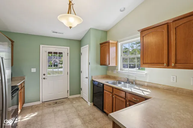 $284,900 | 5545 Lipizzan Lane, Plainfield, IN 46168