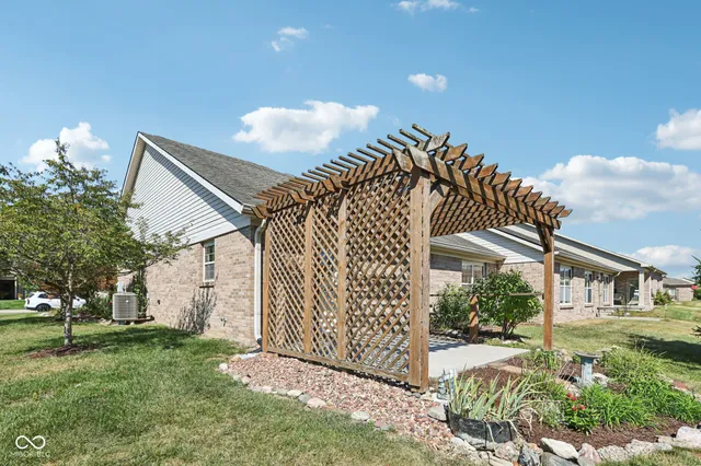 $284,900 | 5545 Lipizzan Lane, Plainfield, IN 46168