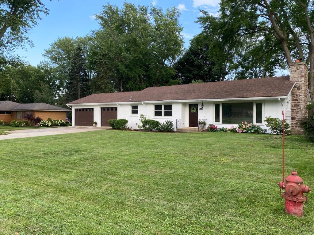 2182 South Hanley Road St. Joseph, MI 49085 - Photo 2 of 38 009 (8)