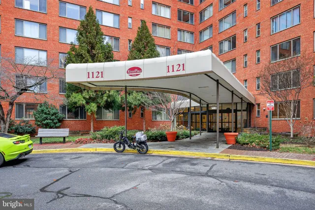 $255,000 | 1121 Arlington Boulevard, Unit 706, Arlington, VA 22209