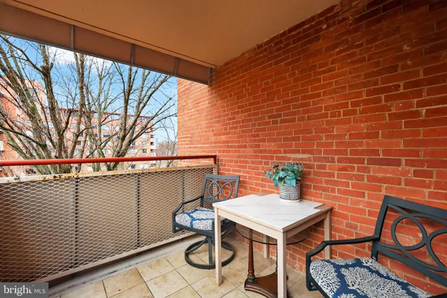 $255,000 | 1121 Arlington Boulevard, Unit 706, Arlington, VA 22209