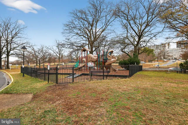 $255,000 | 1121 Arlington Boulevard, Unit 706, Arlington, VA 22209