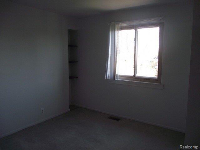 20488 Roche Road Trenton, MI 48183 - Photo 9 of 11 DSCF5091.jpg