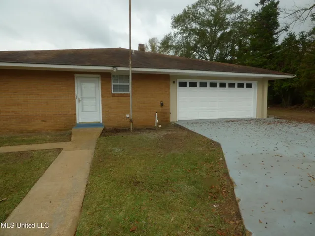 $2,000 | 1109 Old Brookhaven Road, Summit, MS 39666
