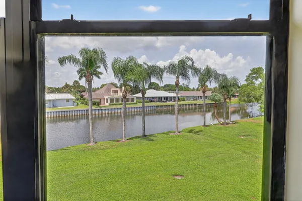 $340,000 | 6101 Southeast Landing Way, Unit 11, Stuart, FL 34997