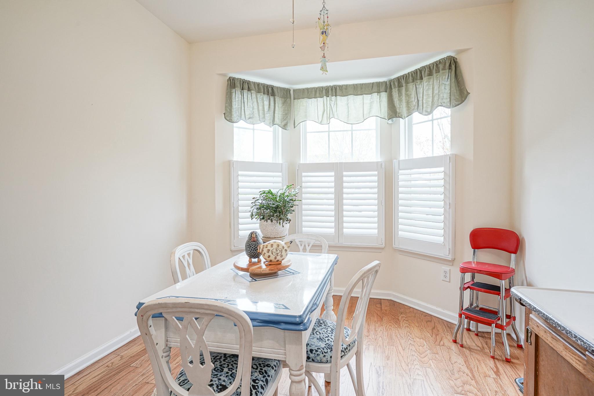 213 Limerick Street Absecon, NJ 08205 - Photo 6 of 39 Bright and inviting dining nook.