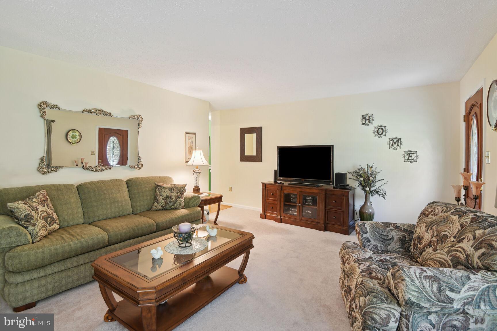 4949 Idlewilde Road Shady Side, MD 20764 - Photo 6 of 31 Living Area
