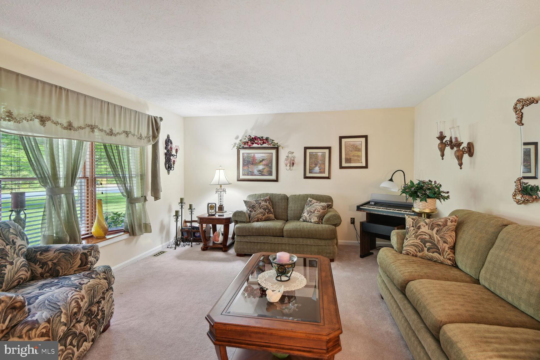 4949 Idlewilde Road Shady Side, MD 20764 - Photo 7 of 31 Living Area