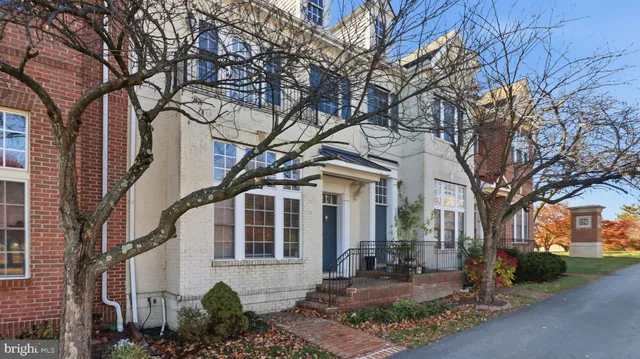 $3,650 | 1302 Gaither Road, Rockville, MD 20850