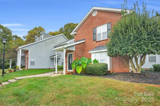 $199,000 | 2911 Iron Gate Lane, Charlotte, NC 28212