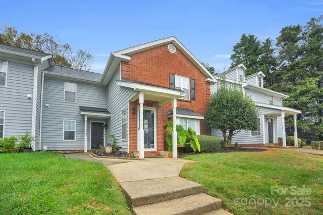 $199,000 | 2911 Iron Gate Lane, Charlotte, NC 28212