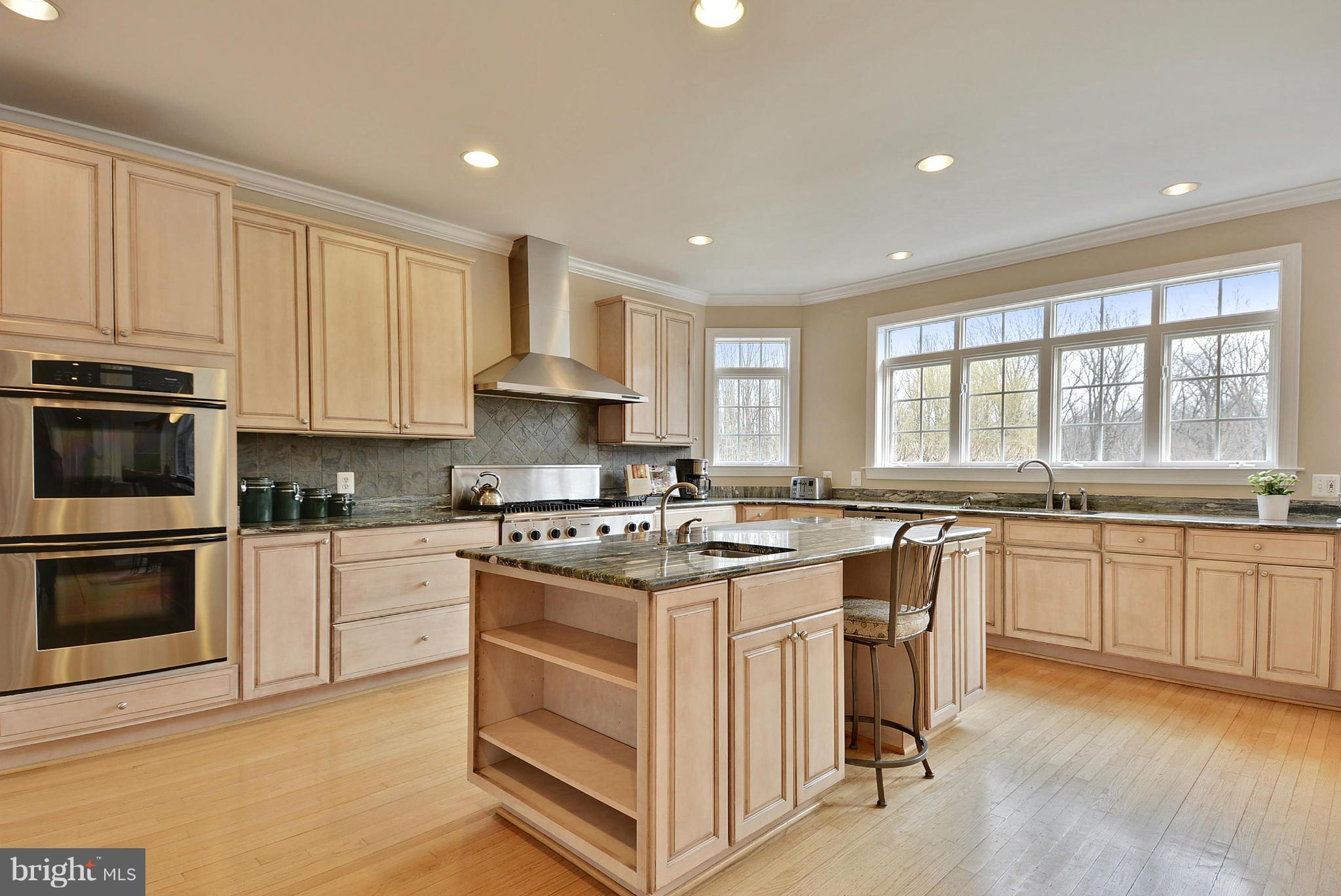2116 Sahalea Terrace Silver Spring, MD 20905 - Photo 8 of 30 Kitchen