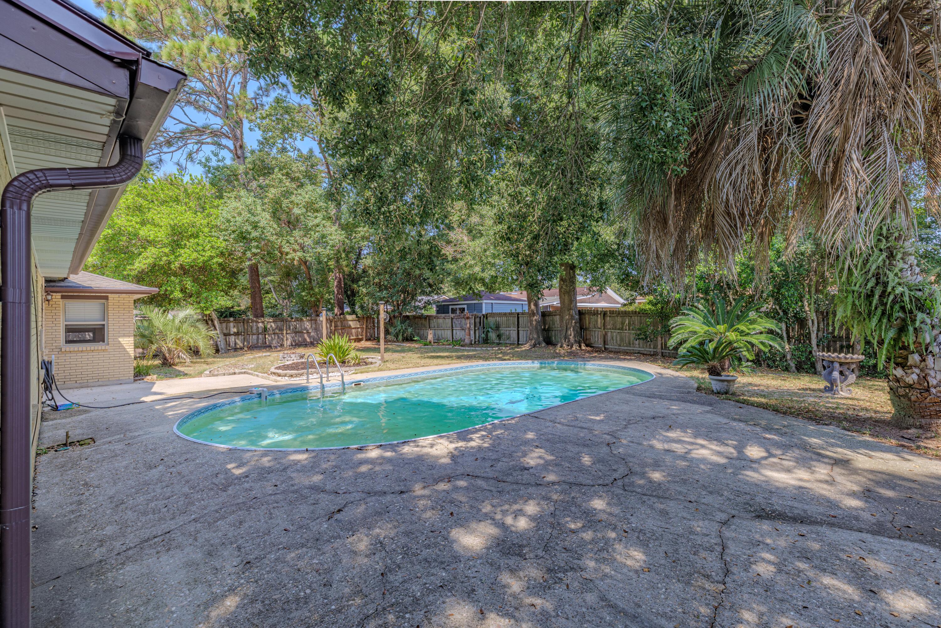 4150 April Road Pensacola, FL 32504 - Photo 11 of 47 4150 April Rd-7