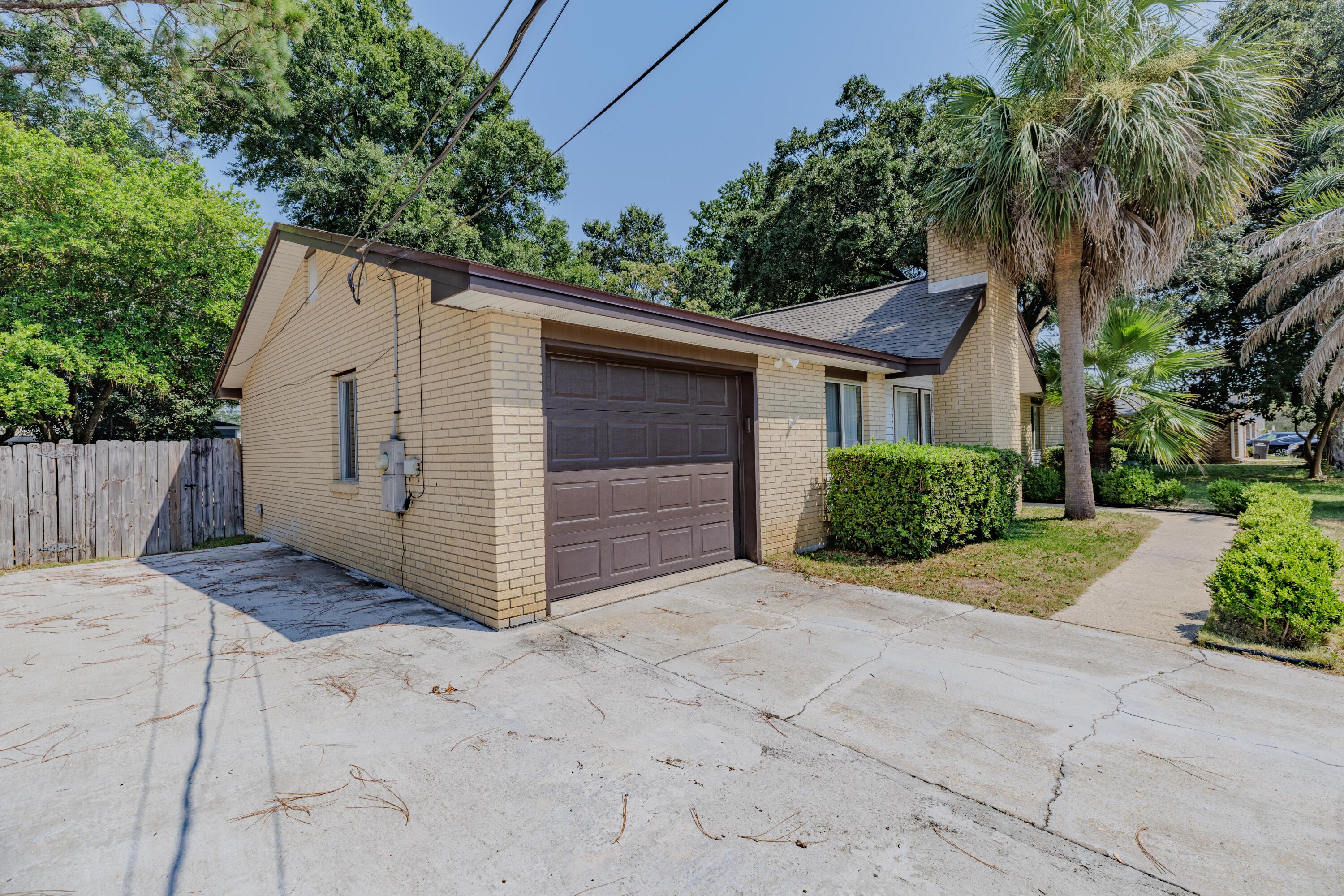 4150 April Road Pensacola, FL 32504 - Photo 8 of 47 4150 April Rd-48