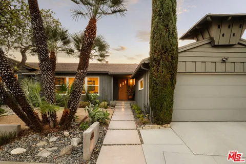 $1,795,000 | 4111 Mantova Drive, Los Angeles, CA 90008