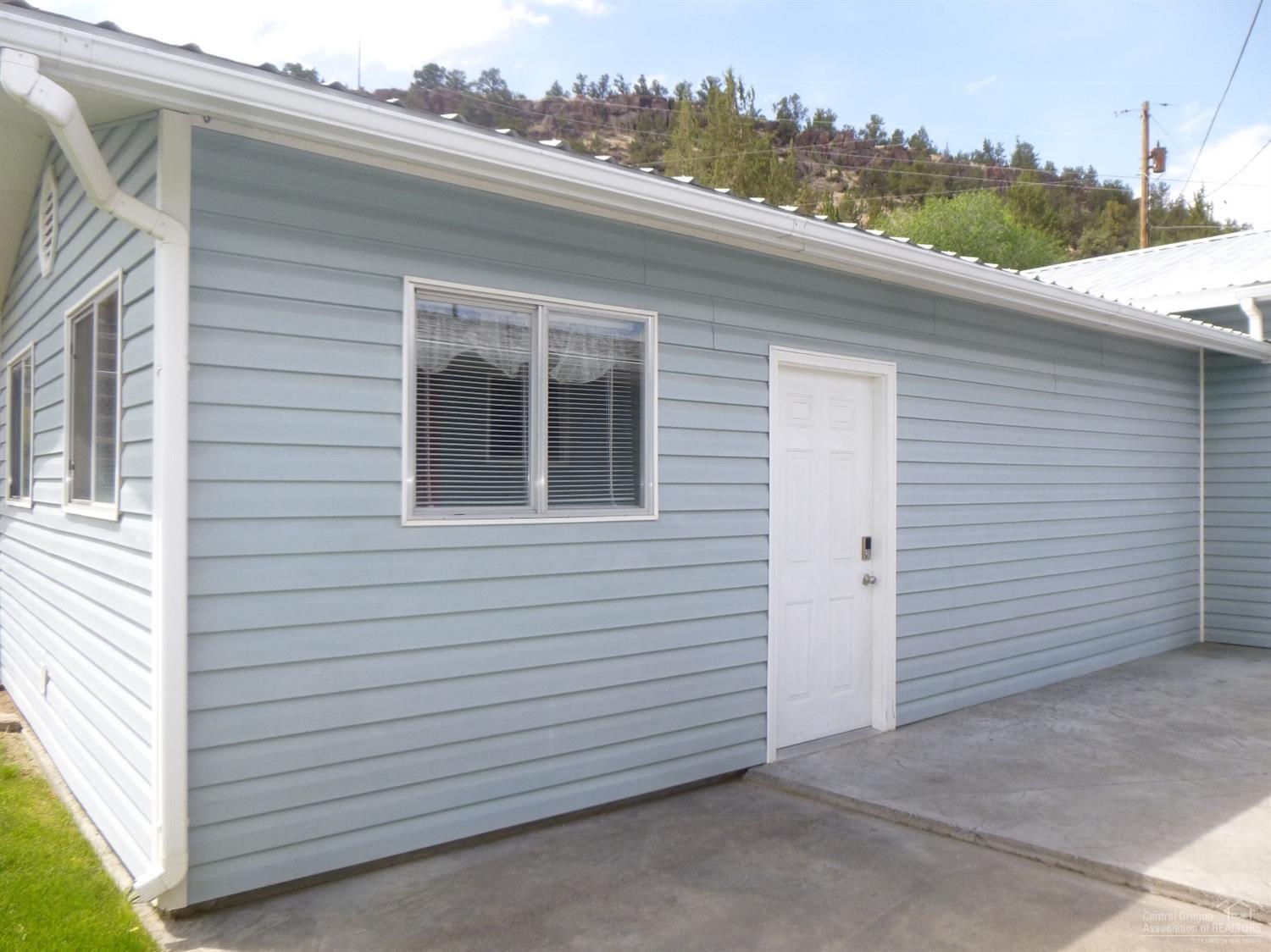 877 North Barnes Road Prineville, OR 97754 - Photo 16 of 20 Bonus/Trophy/Office Room attached to Lar