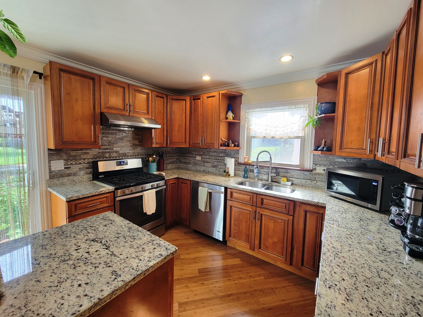 755 Rodenburg Road Roselle, IL 60172 - Photo 8 of 20