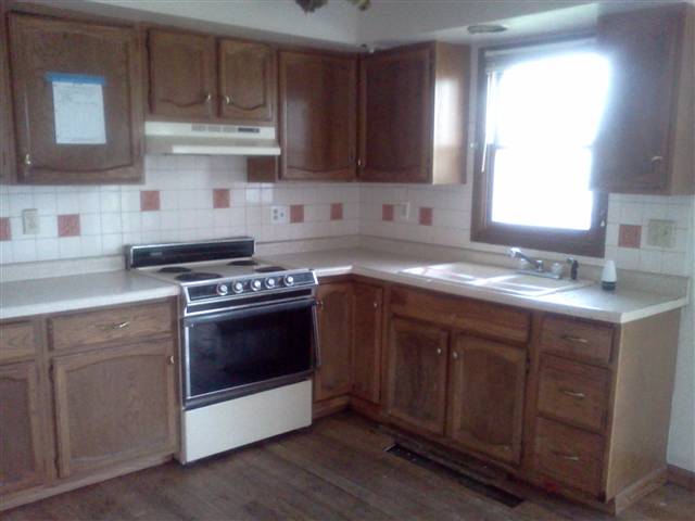 710 Freeport Road Sterling, IL 61081 - Photo 4 of 12 Gallery Image 4