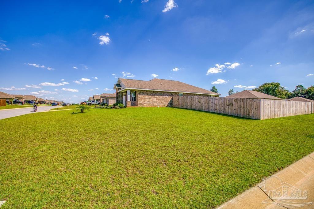 9336 Tara Circle Milton, FL 32583 - Photo 5 of 45 a view of an ocean from a building