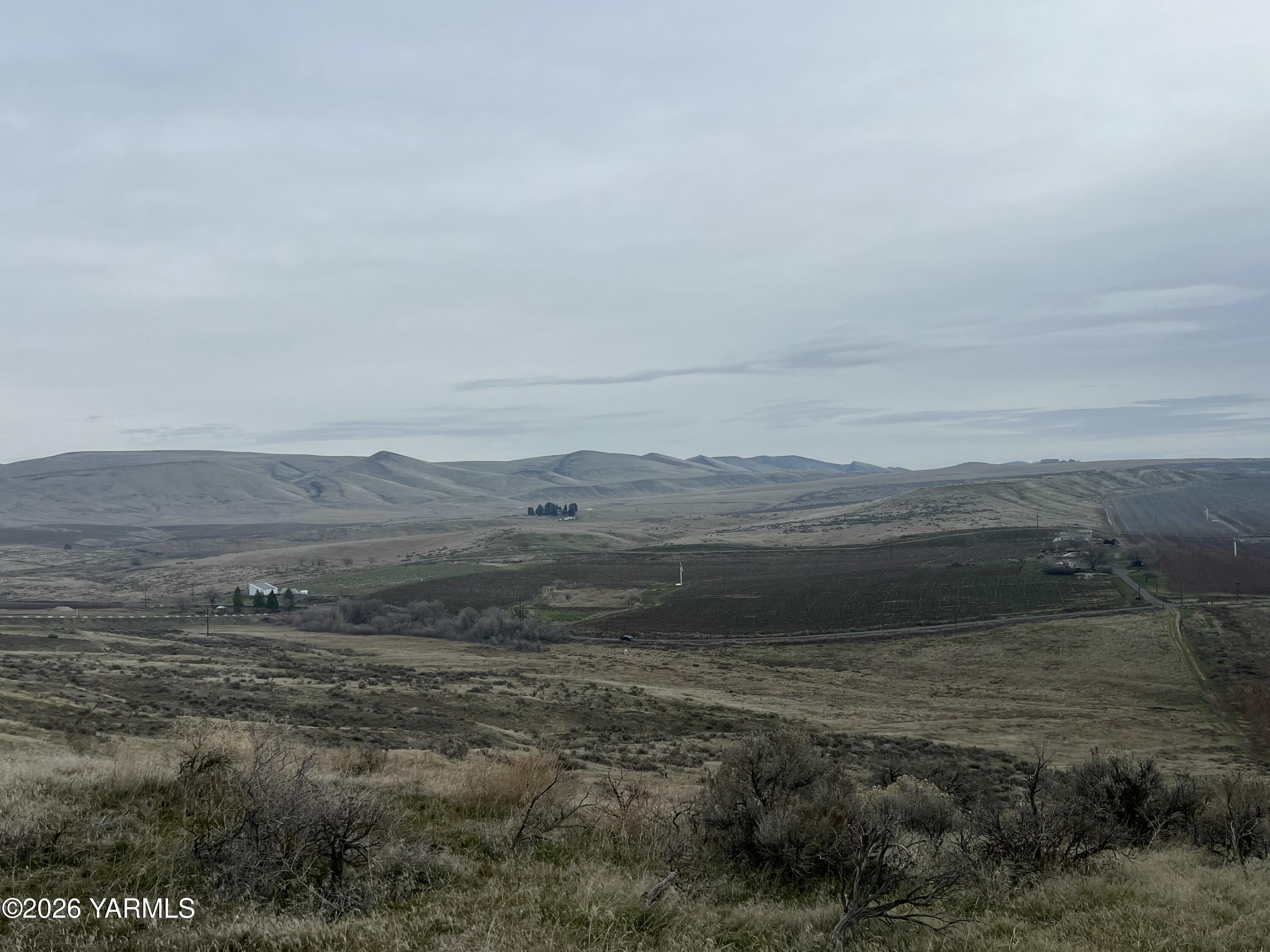 761 Nightingale Road Wapato, WA 98951 - Photo 14 of 51