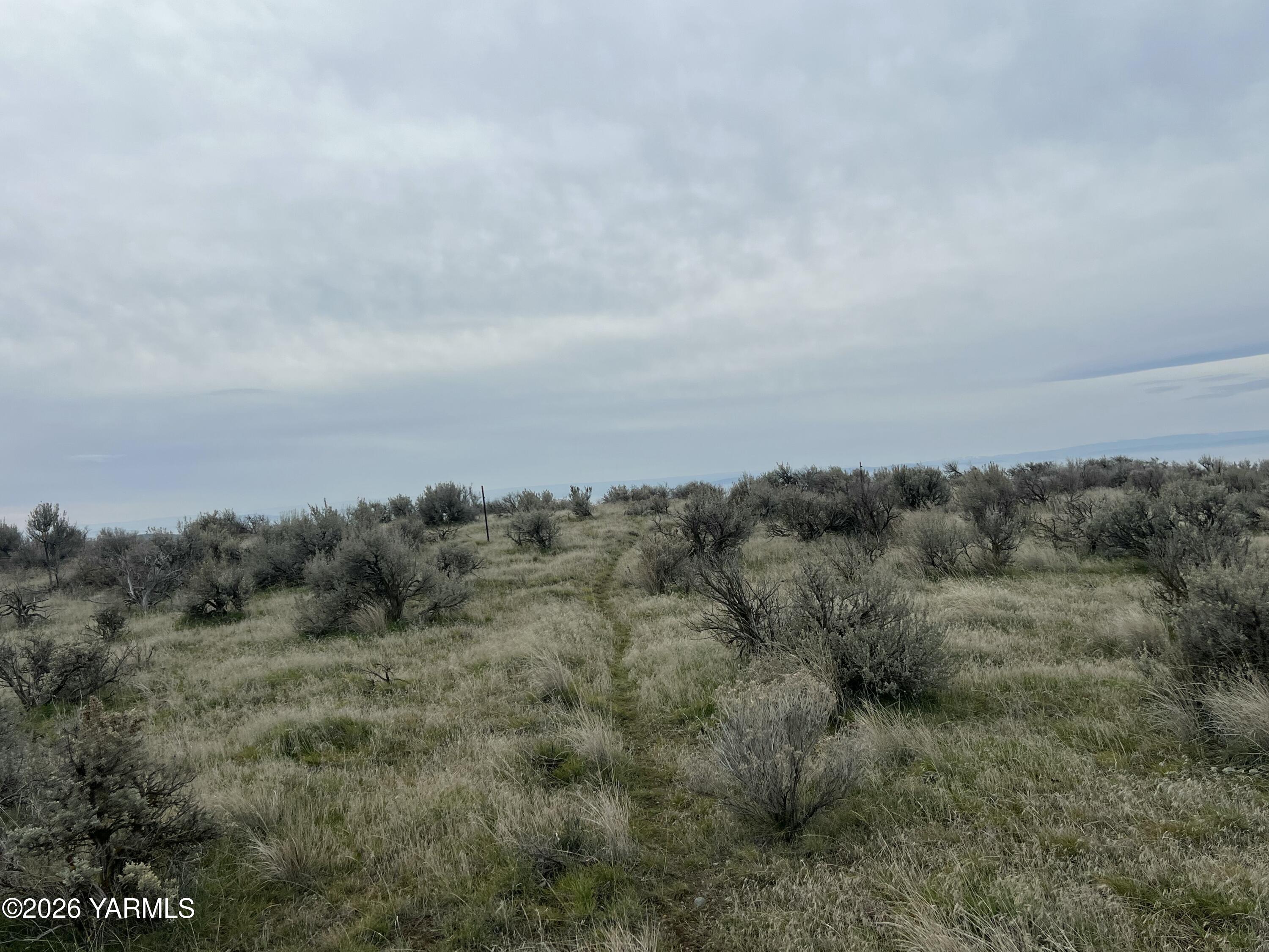 761 Nightingale Road Wapato, WA 98951 - Photo 22 of 51 an aerial view of multiple house