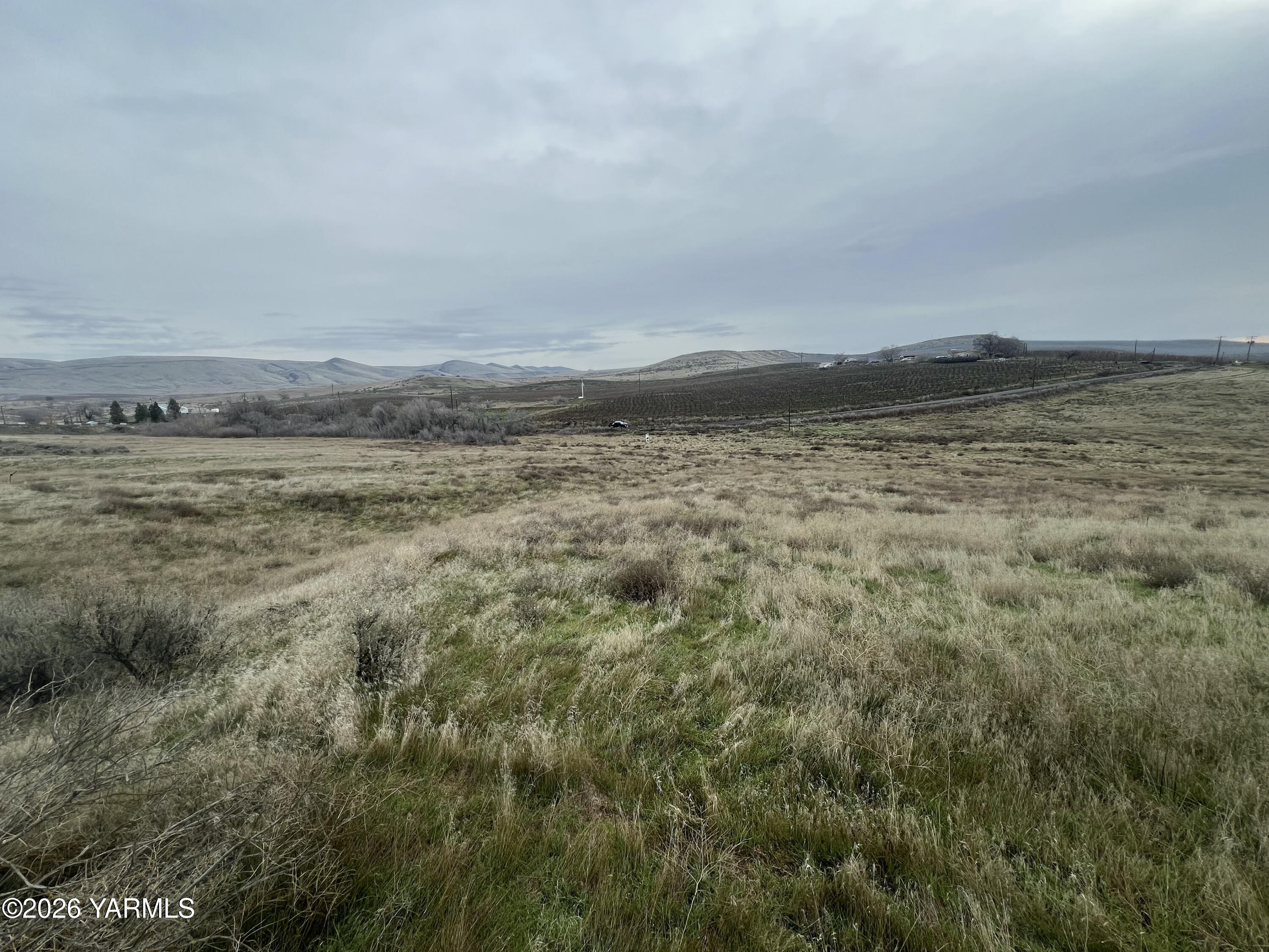 761 Nightingale Road Wapato, WA 98951 - Photo 24 of 51 a view of ocean view with beach