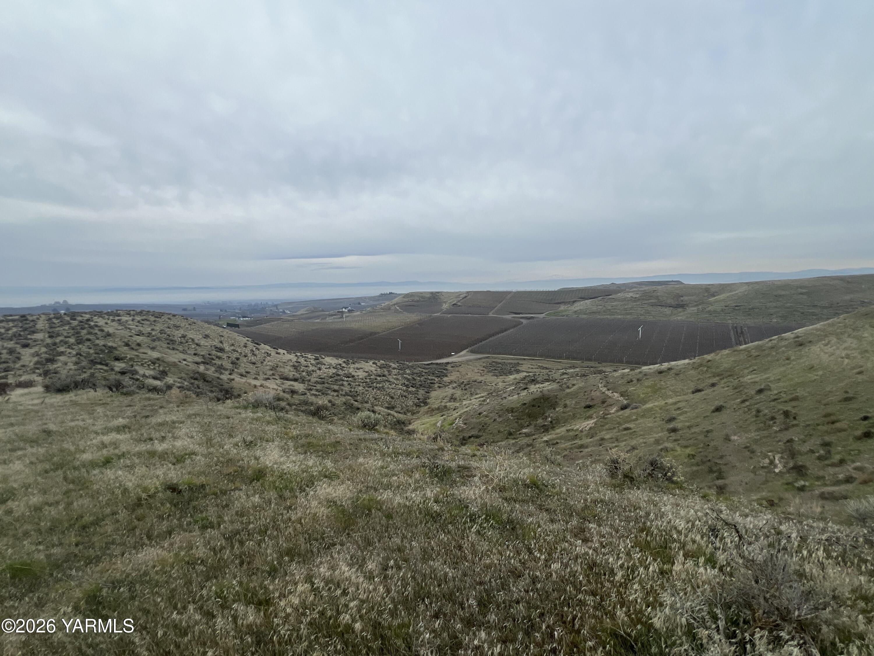 761 Nightingale Road Wapato, WA 98951 - Photo 36 of 51 a view of ocean view with beach