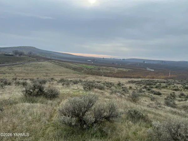 $345,000 | 761 Nightingale Road, Wapato, WA 98951
