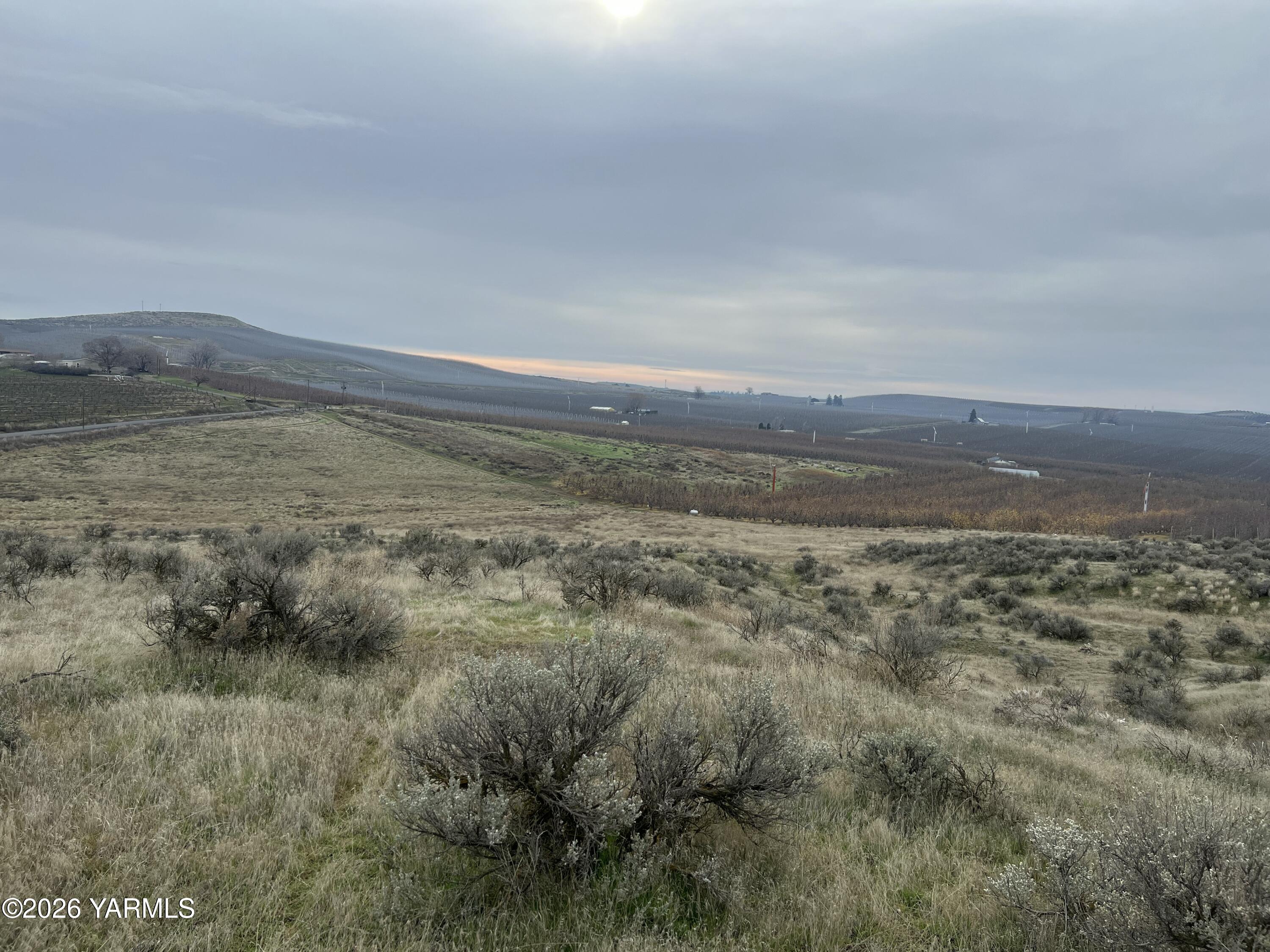 761 Nightingale Road Wapato, WA 98951 - Photo 48 of 51 a view of an ocean beach