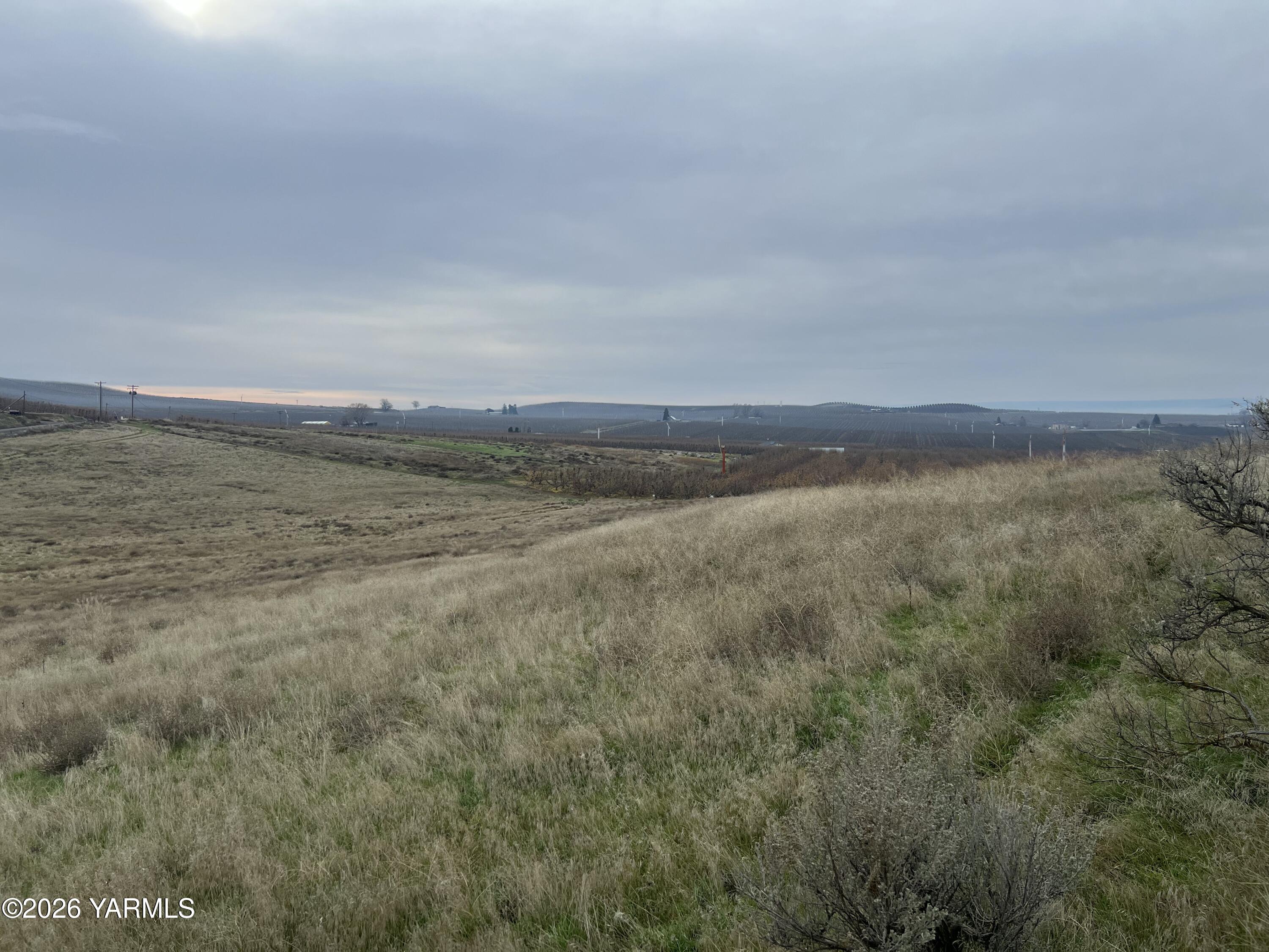761 Nightingale Road Wapato, WA 98951 - Photo 49 of 51 a view of an ocean beach