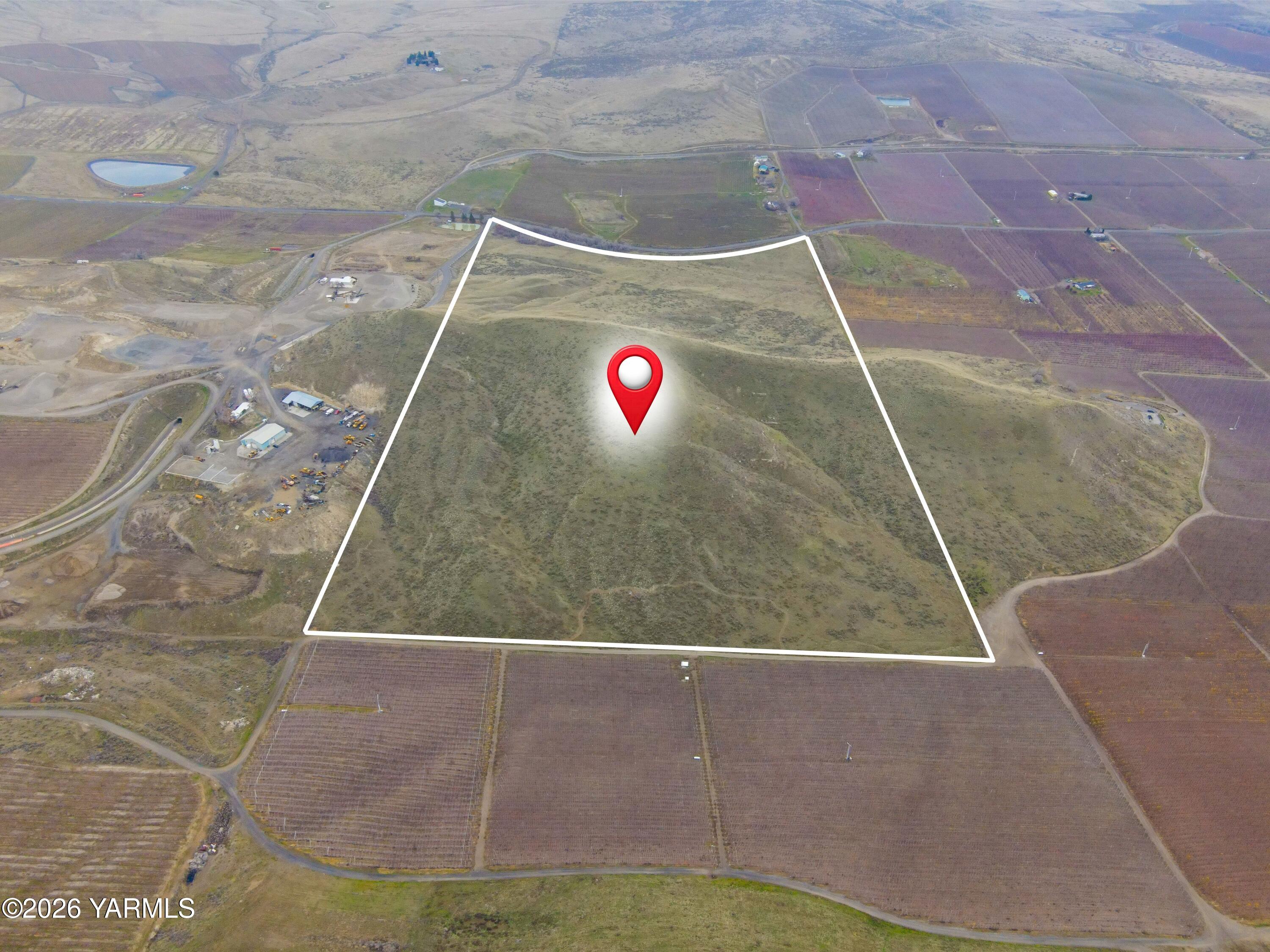 761 Nightingale Road Wapato, WA 98951 - Photo 5 of 12 a view of water heater room