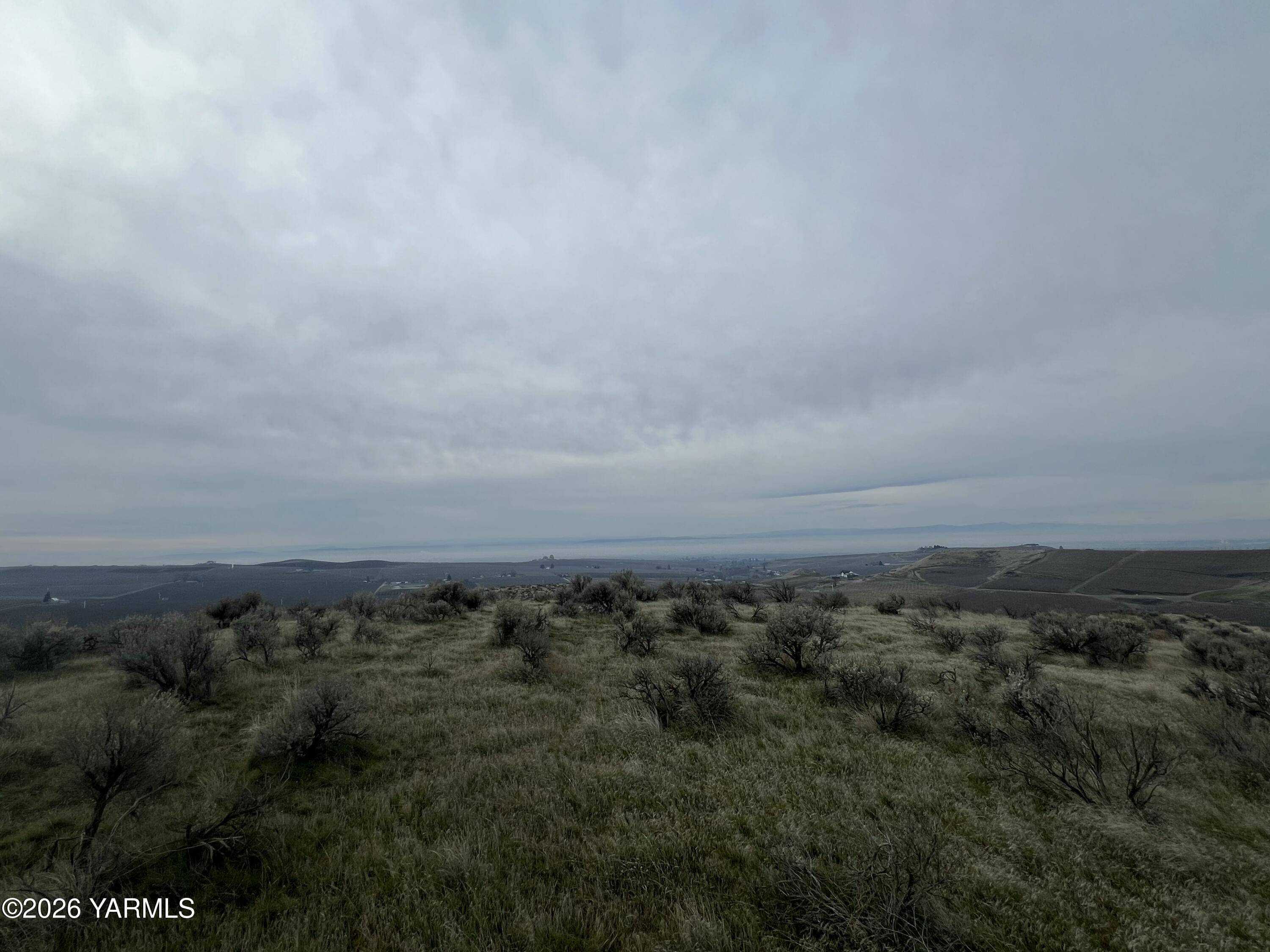 761 Nightingale Road Wapato, WA 98951 - Photo 8 of 51 IMG_4854