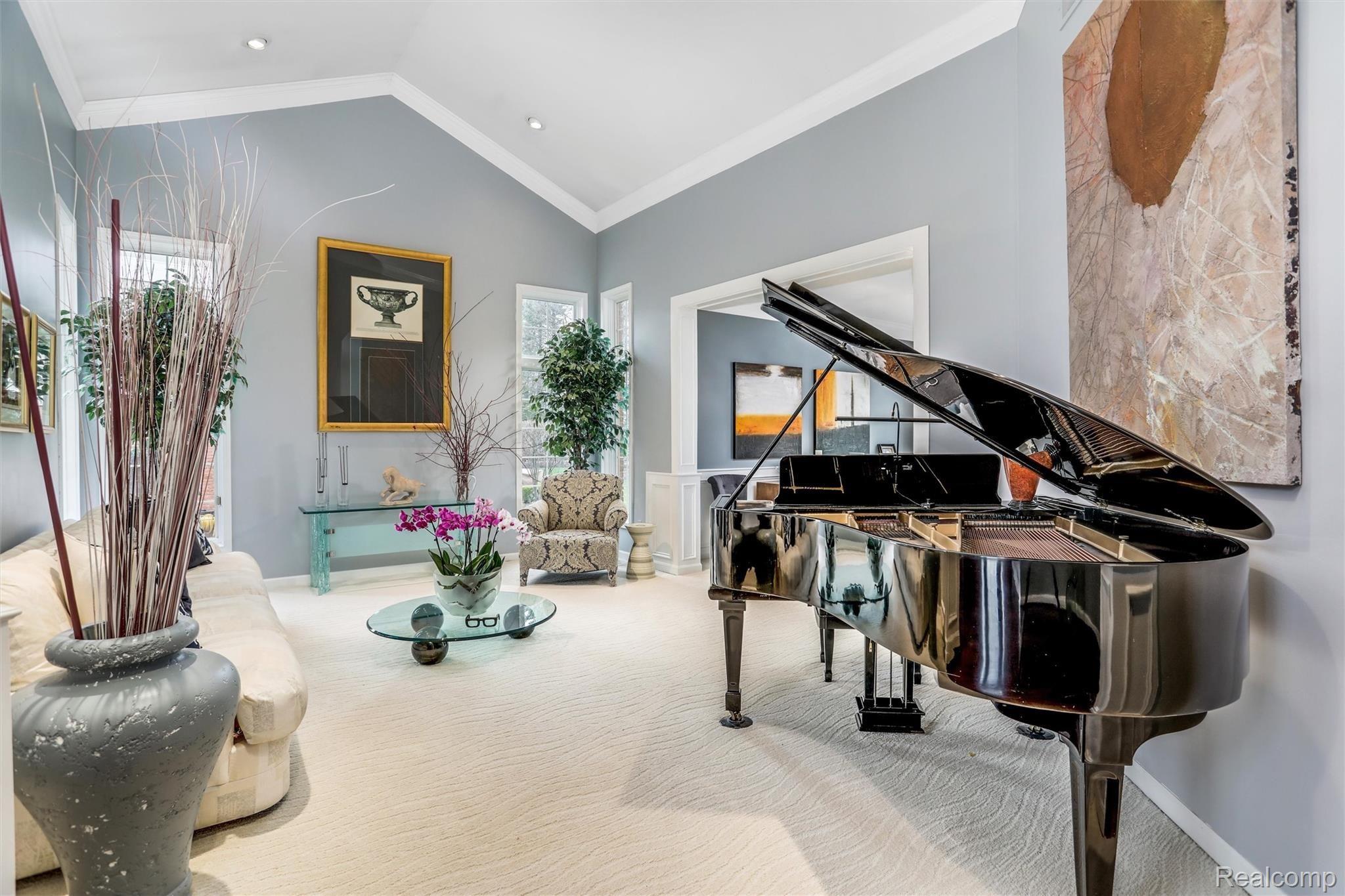 Vaulted Living Rm