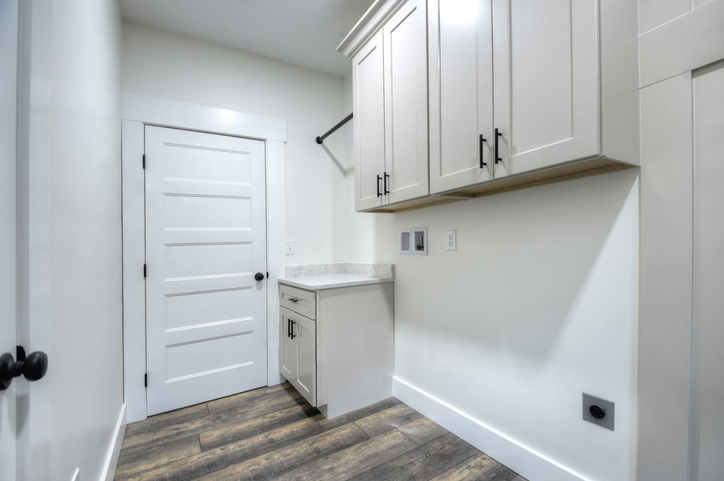 76 Cypress Circle Ellijay, GA 30540 - Photo 21 of 35 a bathroom with a sink and a mirror