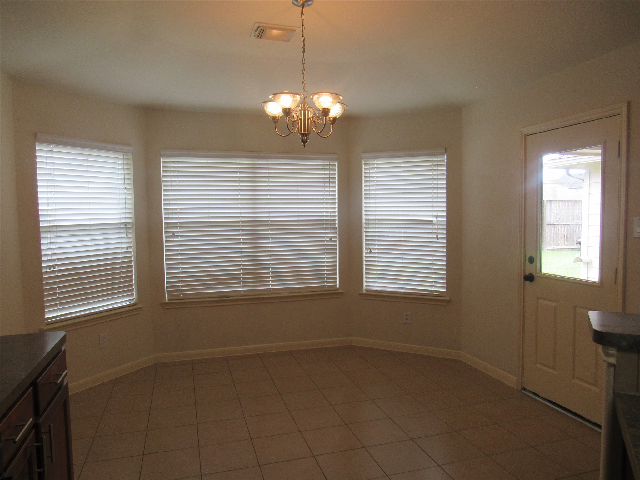 2611 Colony Haven Circle Spring, TX 77373 - Photo 5 of 18 Adjoining breakfast room to the kitchen