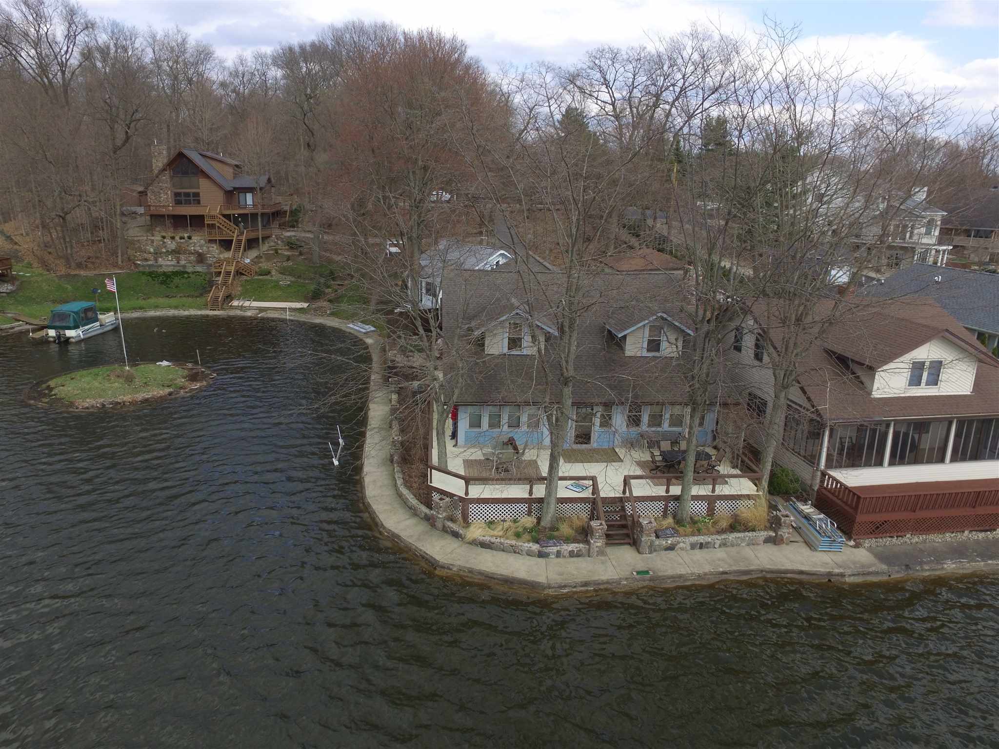 550 Spring Beach Road Rome City, IN 46784 - Photo 3 of 32