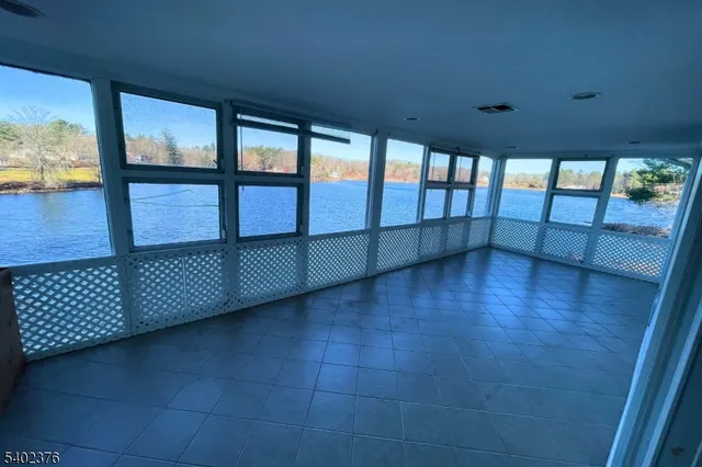 $2,400 | 306 Lake Shore South, Unit F, Montague, NJ 07827