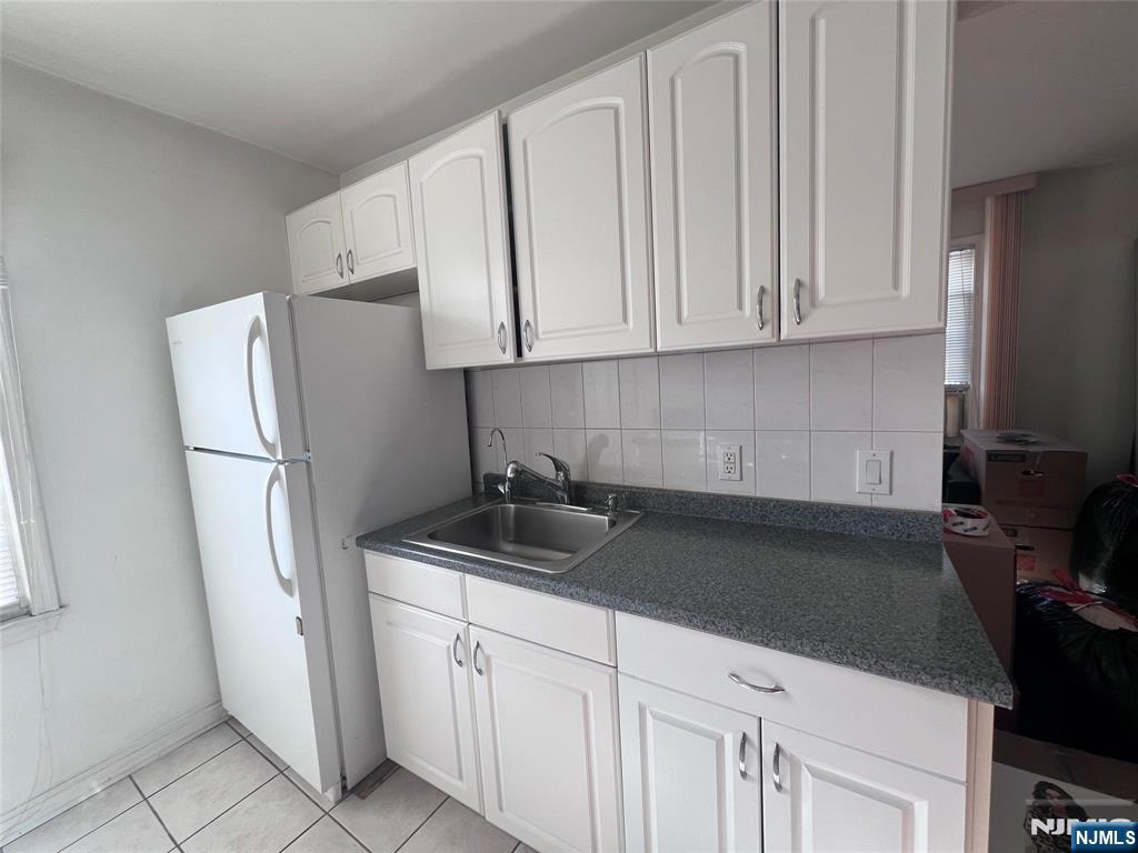 2018 J Jones Road, Unit 2 Fort Lee, NJ 07024 - Photo 2 of 7