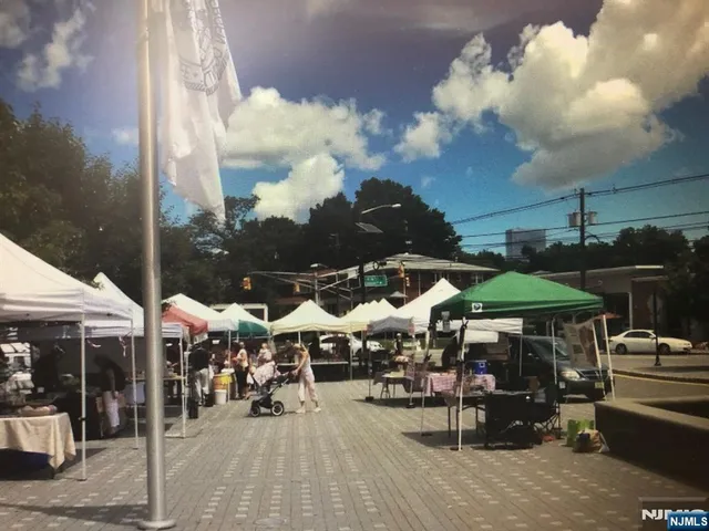 $1,800 | 2018 J Jones Road, Unit 2, Fort Lee, NJ 07024