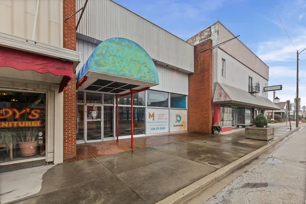 $229,000 | 115 West Main Street, Salem, IL 62881