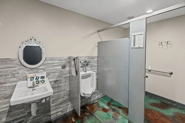 $229,000 | 115 West Main Street, Salem, IL 62881